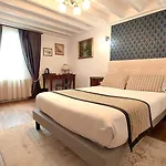 Dandy Centre Hotel 3*