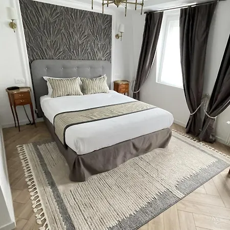 Dandy Centre Hotel 3*