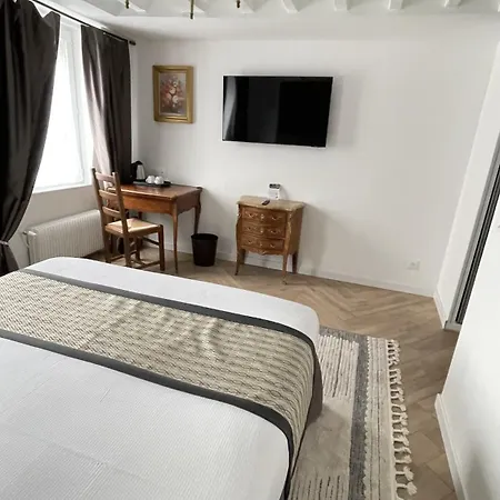 Hotel Dandy Centre 3*