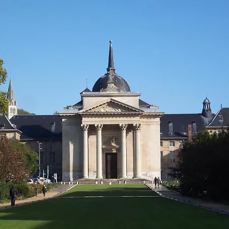 鲁昂中心丹迪酒店