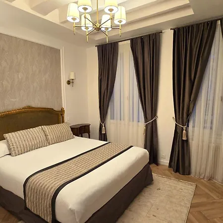 Dandy Centre Hotel