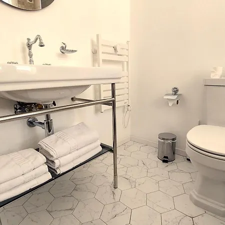 Dandy Centre Hotel 3*