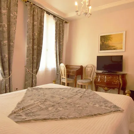Hotel Dandy Centre 3*