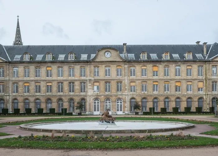 Dandy Centre روان