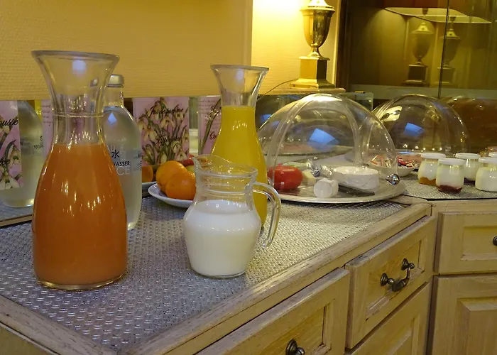 Dandy Centre فندق 3*