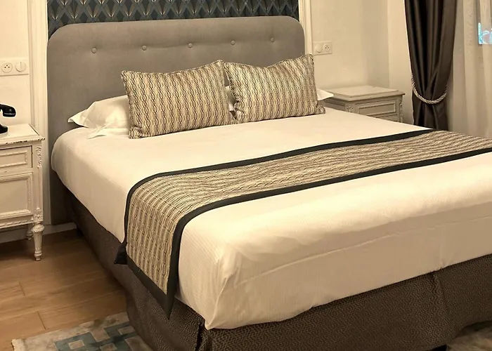 Dandy Centre Hotel 3*