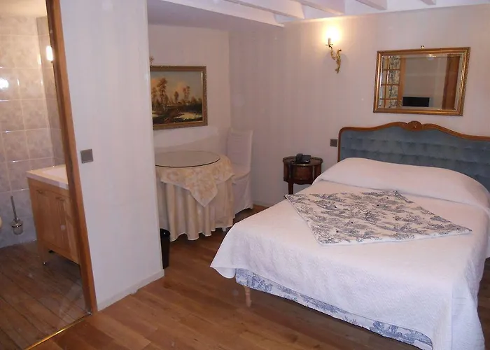 Dandy Centre Hotel 3*